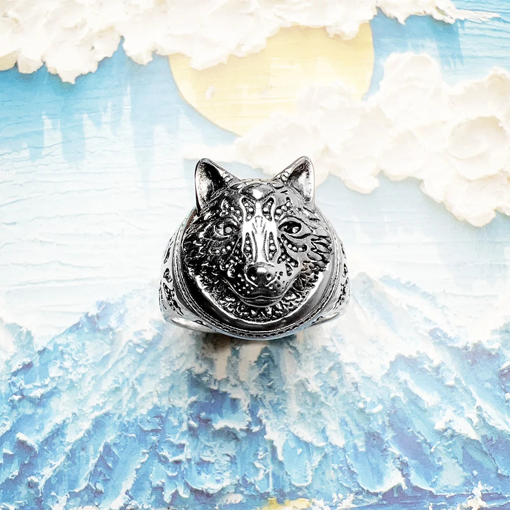 Lone Guardian Wolf Ring – 925 Sterling Silver